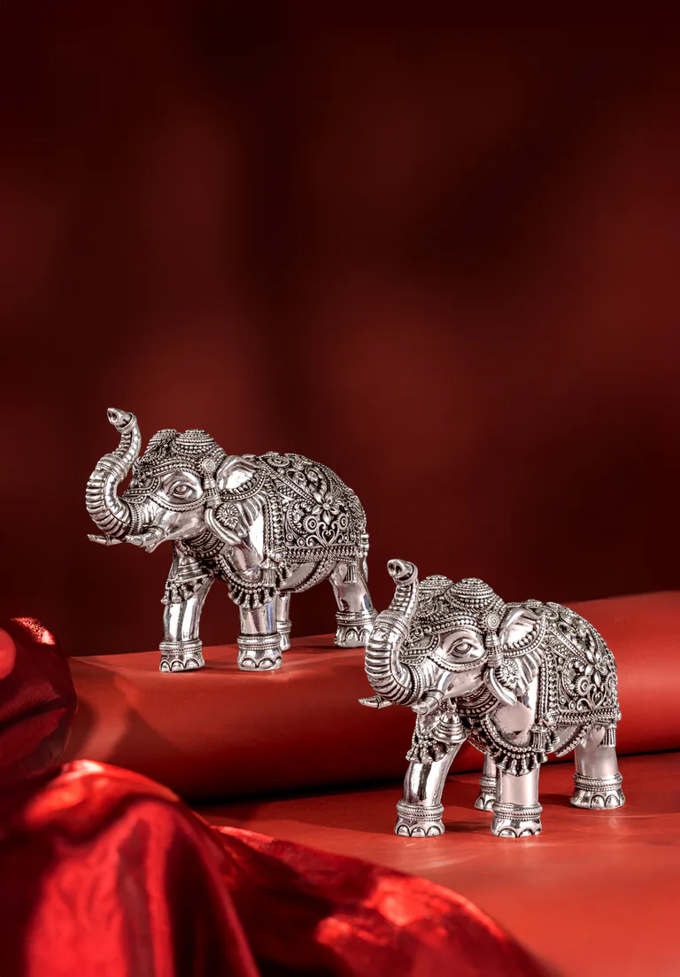 Decorative silver artefact by Katiayini