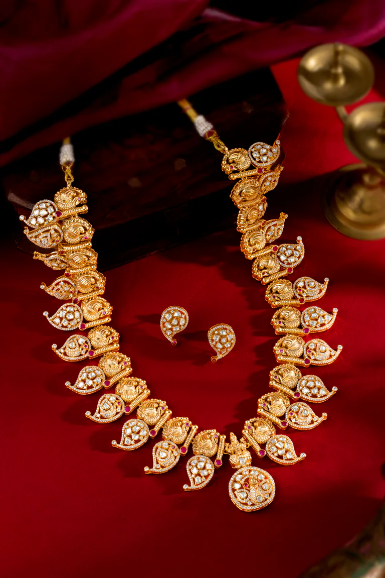 Wedding jewellery for a Katiayini celebration